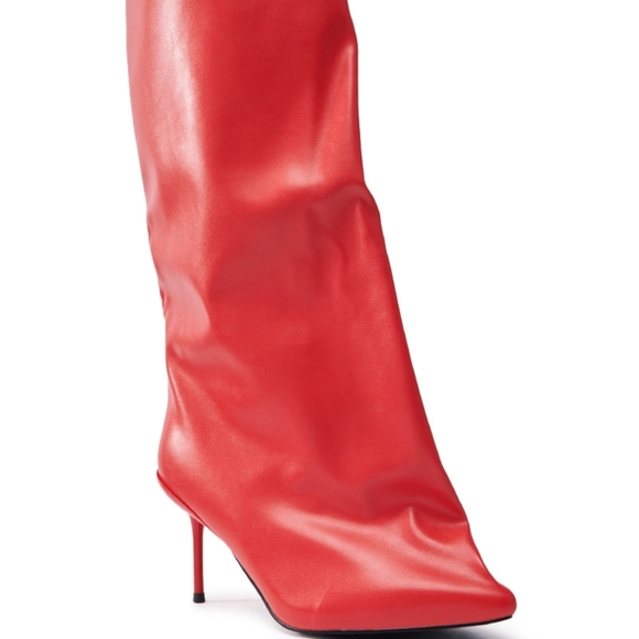 "SEEING RED" Chic Red Baggy Heeled Boots - Picture 5 of 8